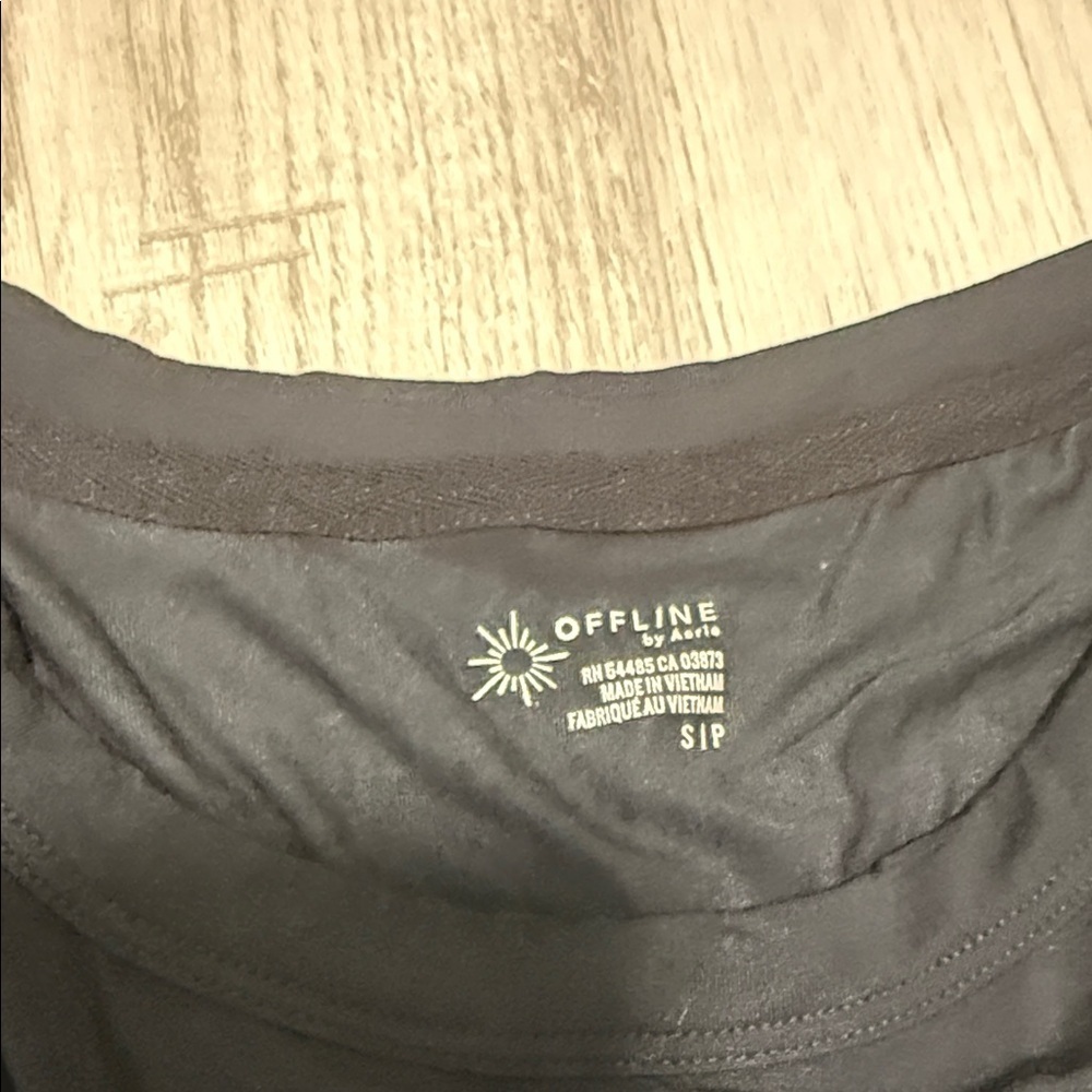 Aerie cropped Black Long Sleeve Women's Top - Picture 2 of 4